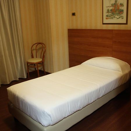 Hotel 2C Legnano Eksteriør billede