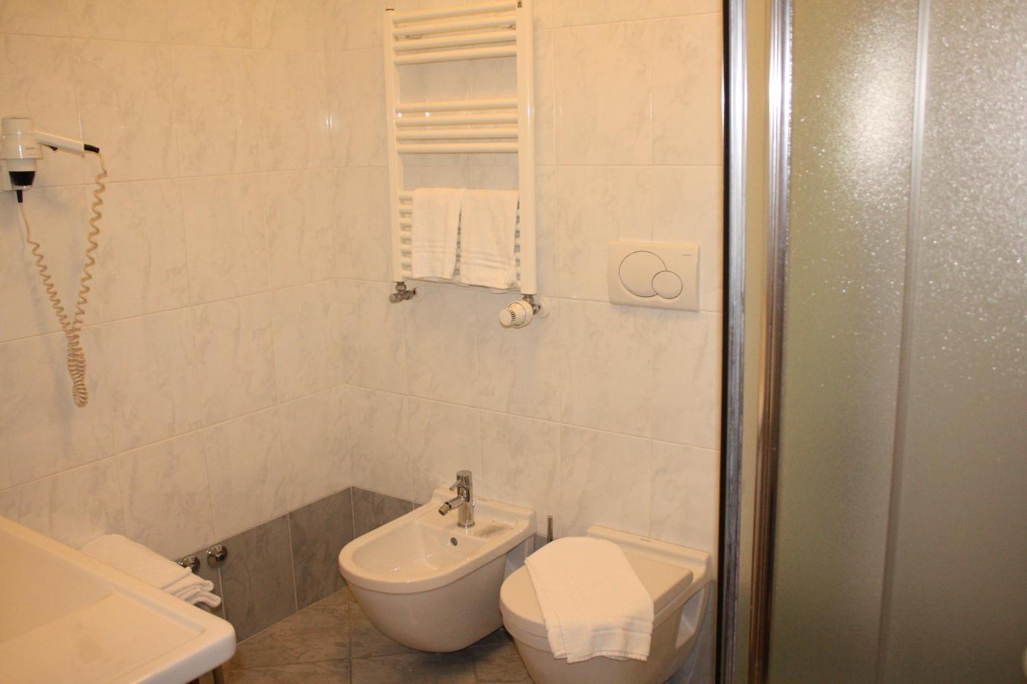 Hotel 2C Legnano Eksteriør billede