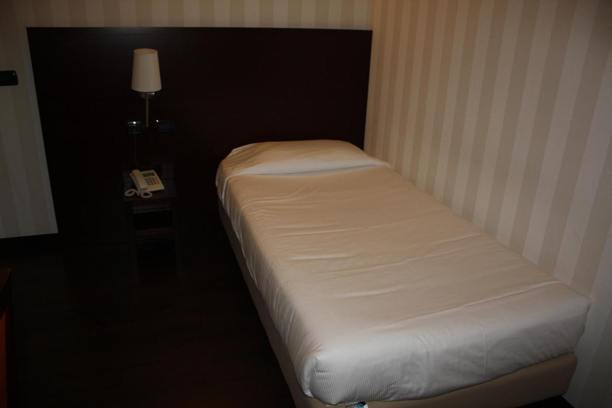 Hotel 2C Legnano Eksteriør billede