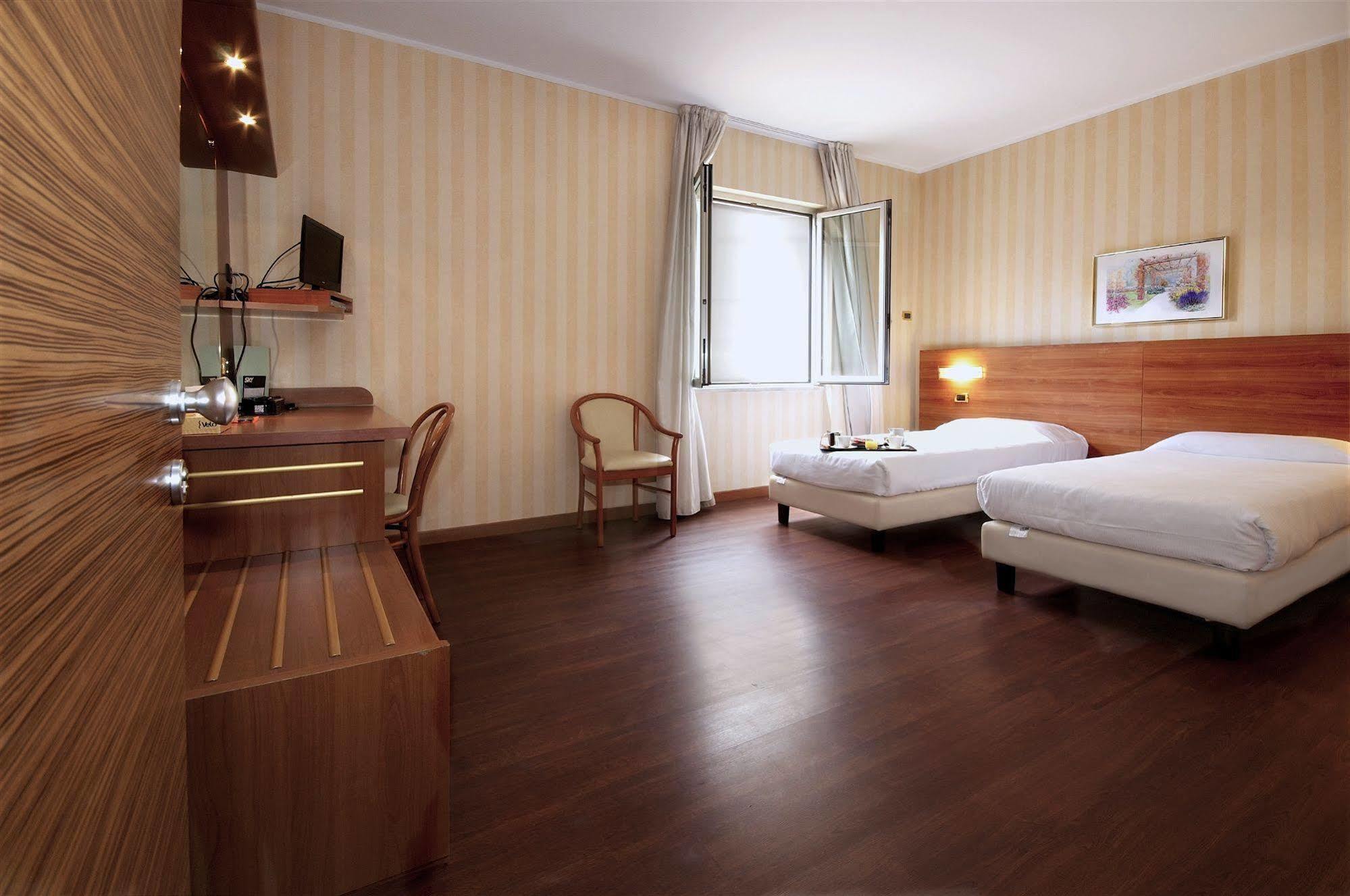 Hotel 2C Legnano Eksteriør billede