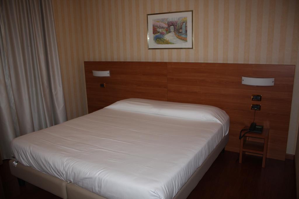Hotel 2C Legnano Eksteriør billede