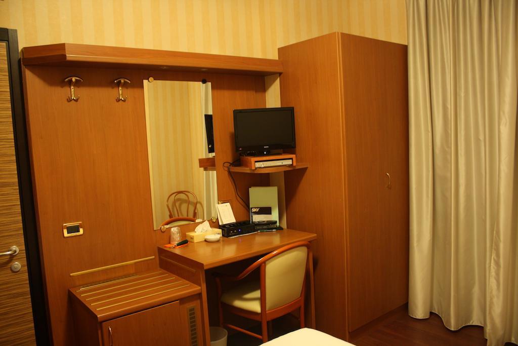 Hotel 2C Legnano Eksteriør billede